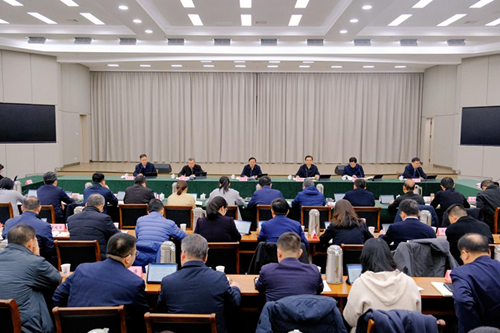 省人社厅召开厅党组会议 传达学习中央经济工作会议精...