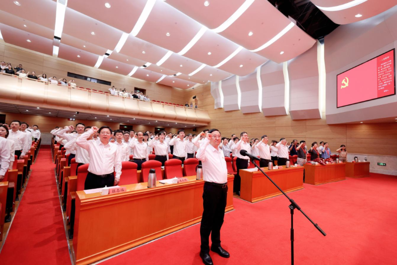 省人社厅举办树立和践行正确政绩观学习教育专题党课